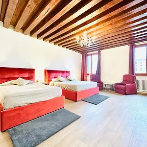 Luxury Suites Venecia